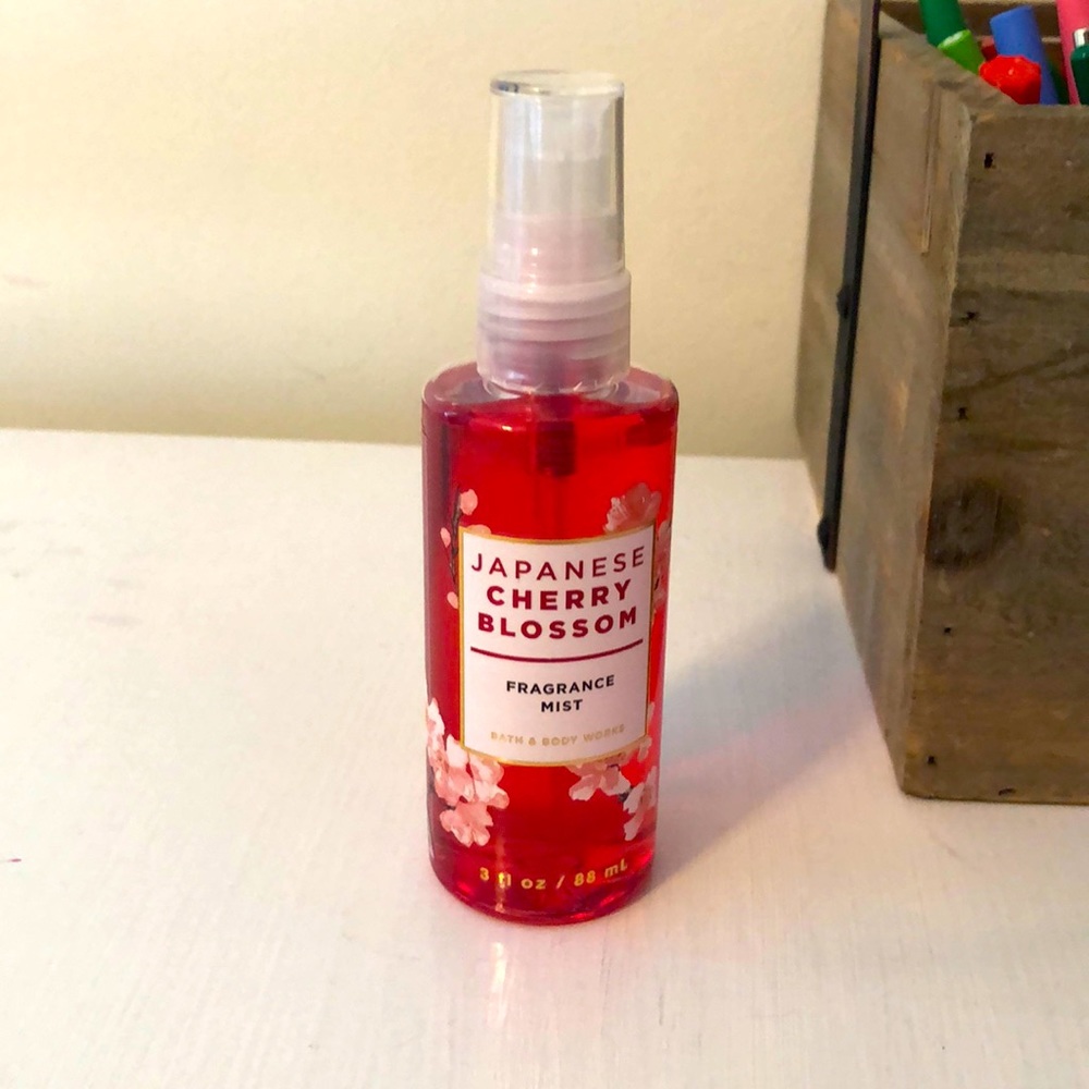 Bath & Body Works Japanese Cherry Blossom Fragrance mist